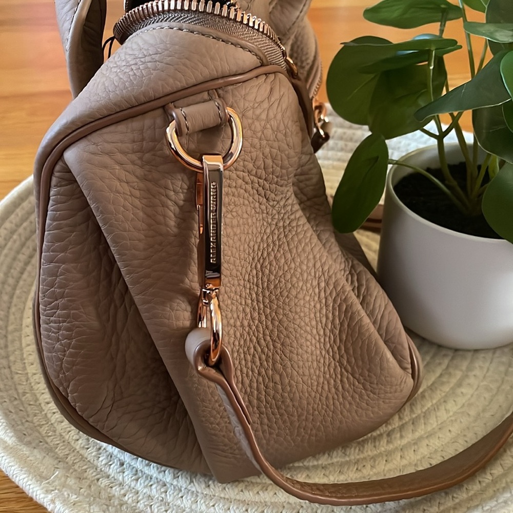 💯 Authentic NWT Alexander Wang Rocco Handbag. - Picture 9 of 9